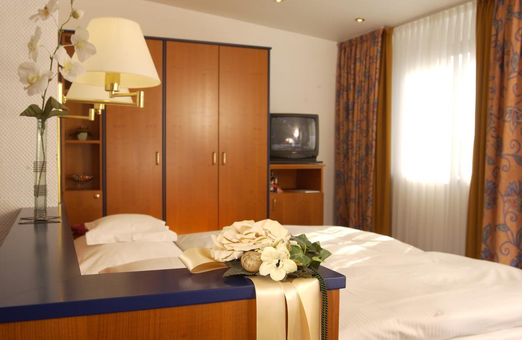 Hotel Spiegel Köln Ngoại thất bức ảnh